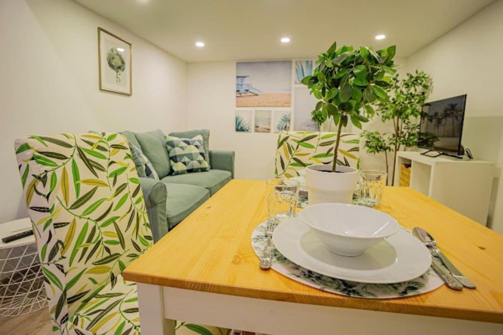 Cosy Flat In Akacfa Str., Aya Daire Budapeşte Dış mekan fotoğraf