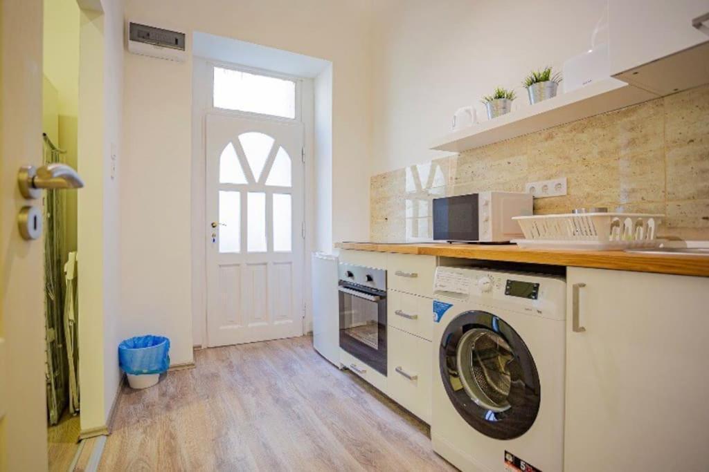 Cosy Flat In Akacfa Str., Aya Daire Budapeşte Dış mekan fotoğraf